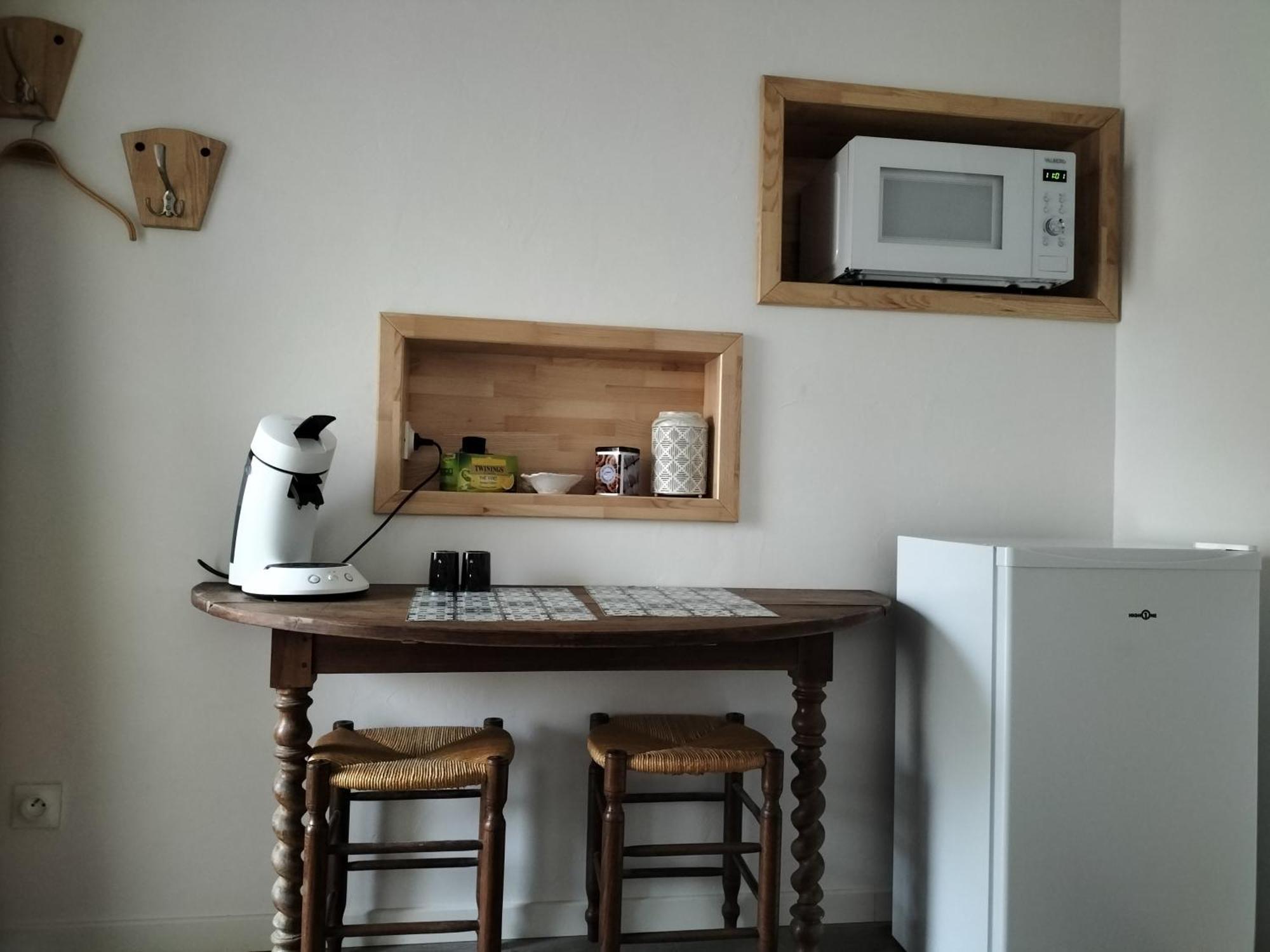 Logement Entier 3 Pieces Et Terrasse Mazieres-en-Gatine Exterior foto