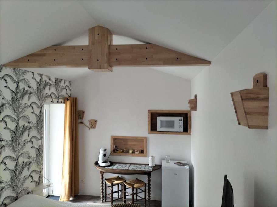 Logement Entier 3 Pieces Et Terrasse Mazieres-en-Gatine Exterior foto